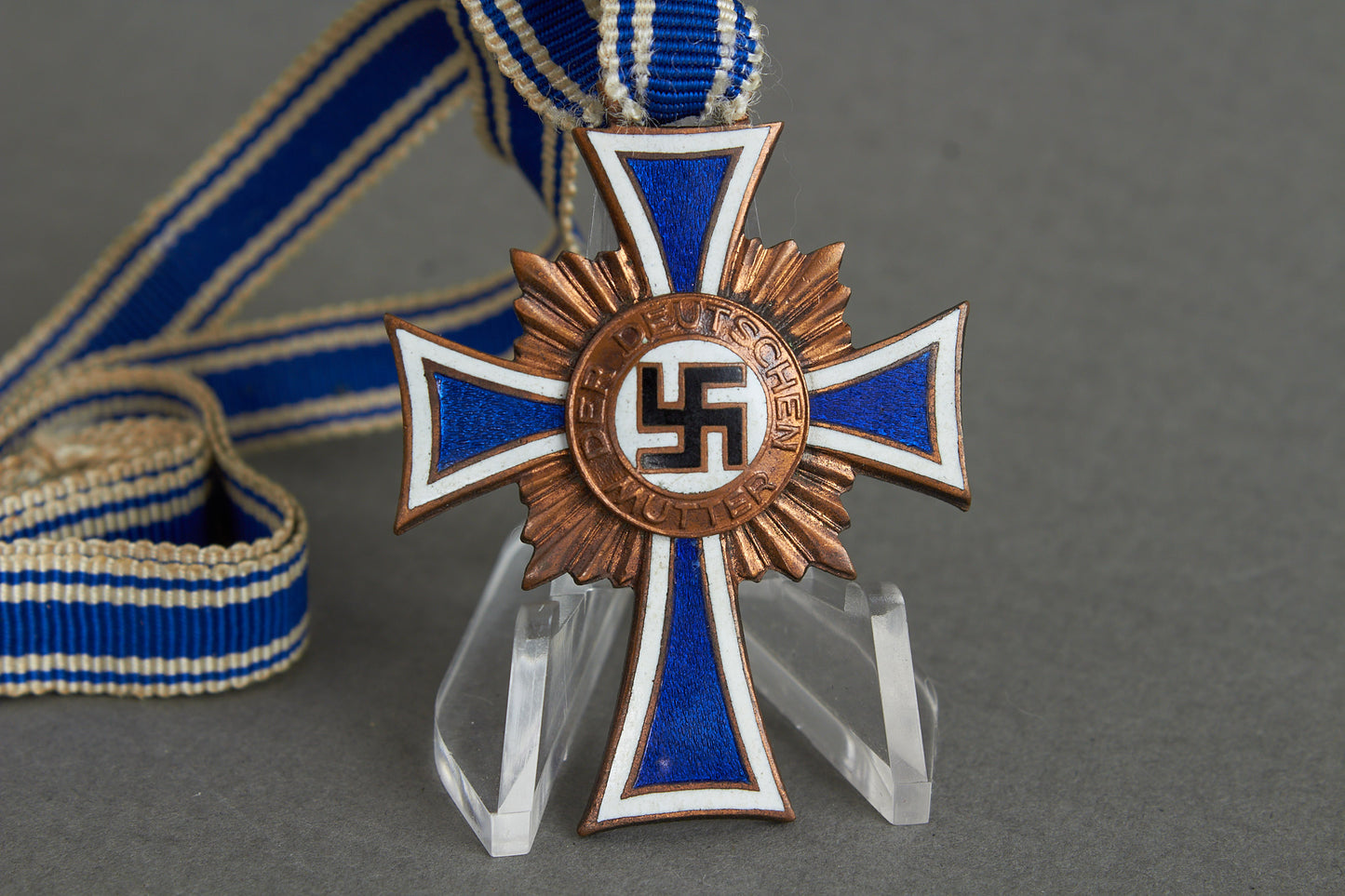 Mutterkreuz "Ehrenkreuz der Deutschen Mutter" in Bronze. Original.