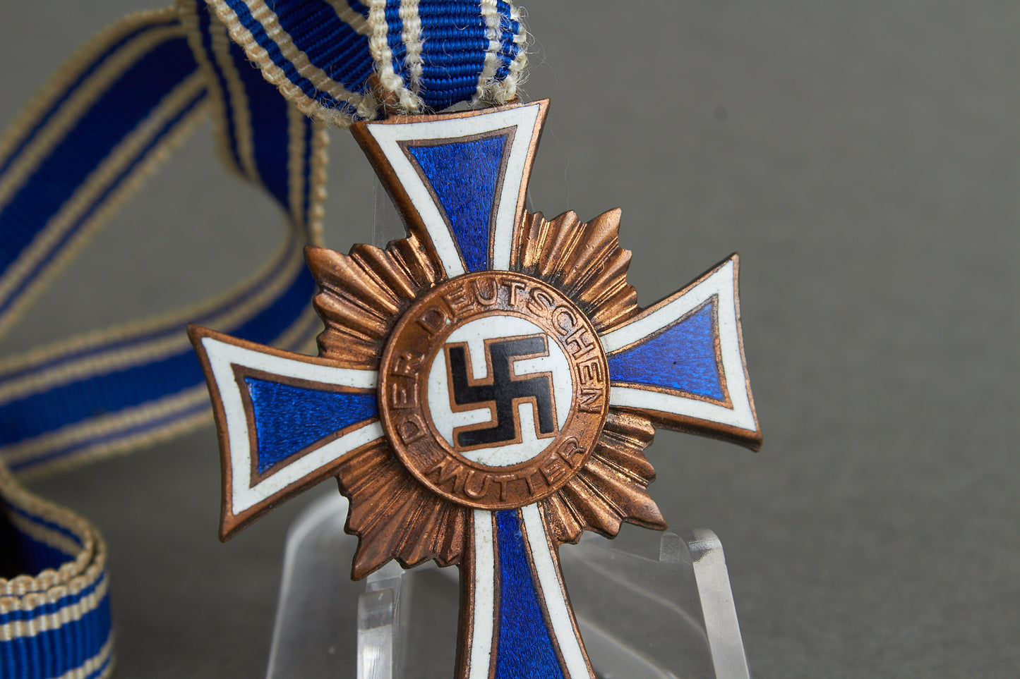 Mutterkreuz "Ehrenkreuz der Deutschen Mutter" in Bronze. Original.