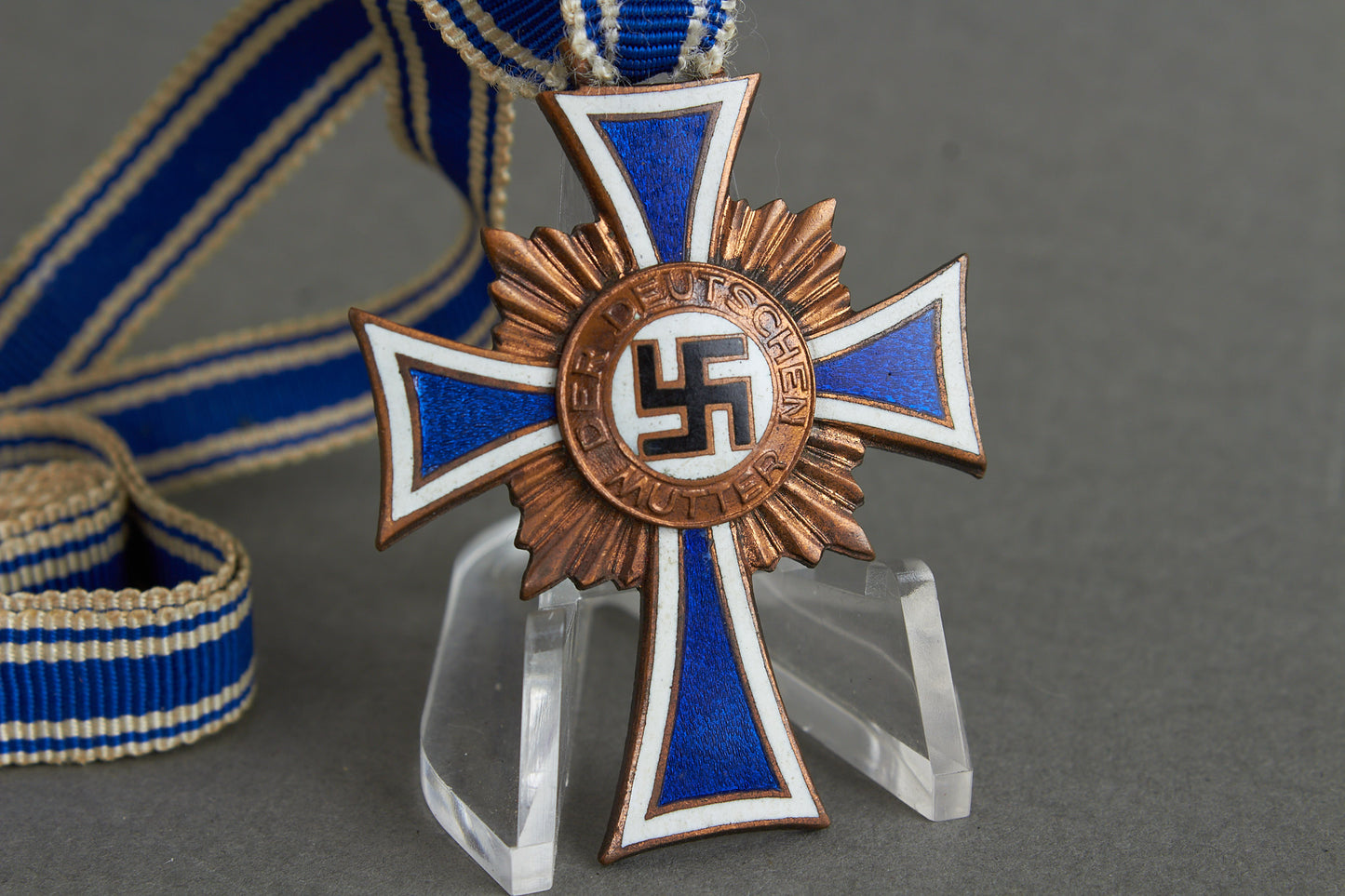 Mutterkreuz "Ehrenkreuz der Deutschen Mutter" in Bronze. Original.