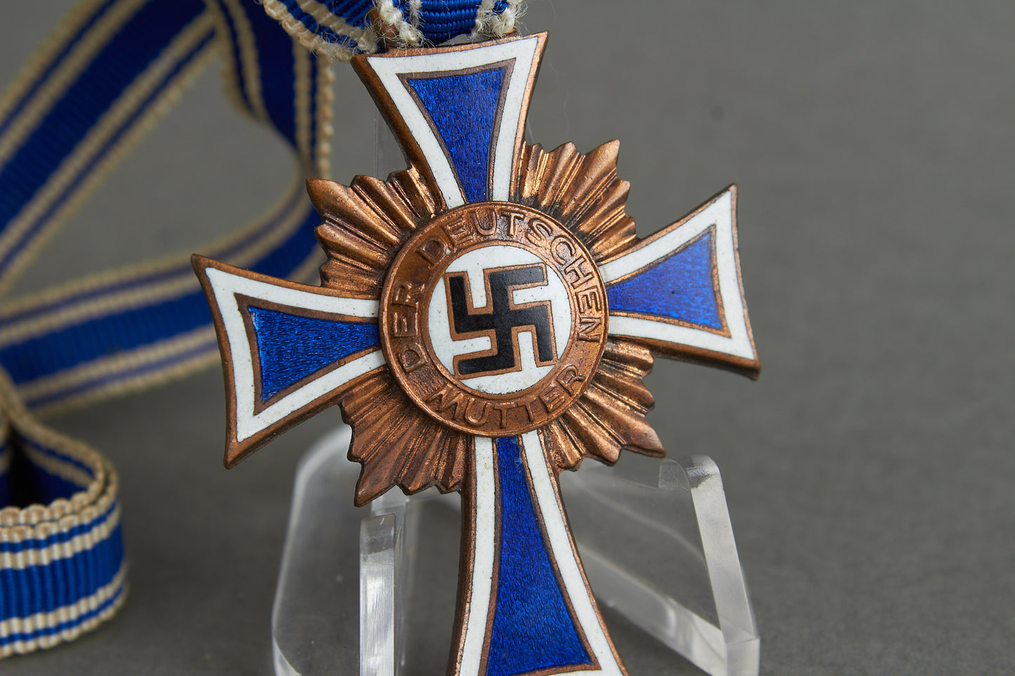 Mutterkreuz "Ehrenkreuz der Deutschen Mutter" in Bronze. Original.