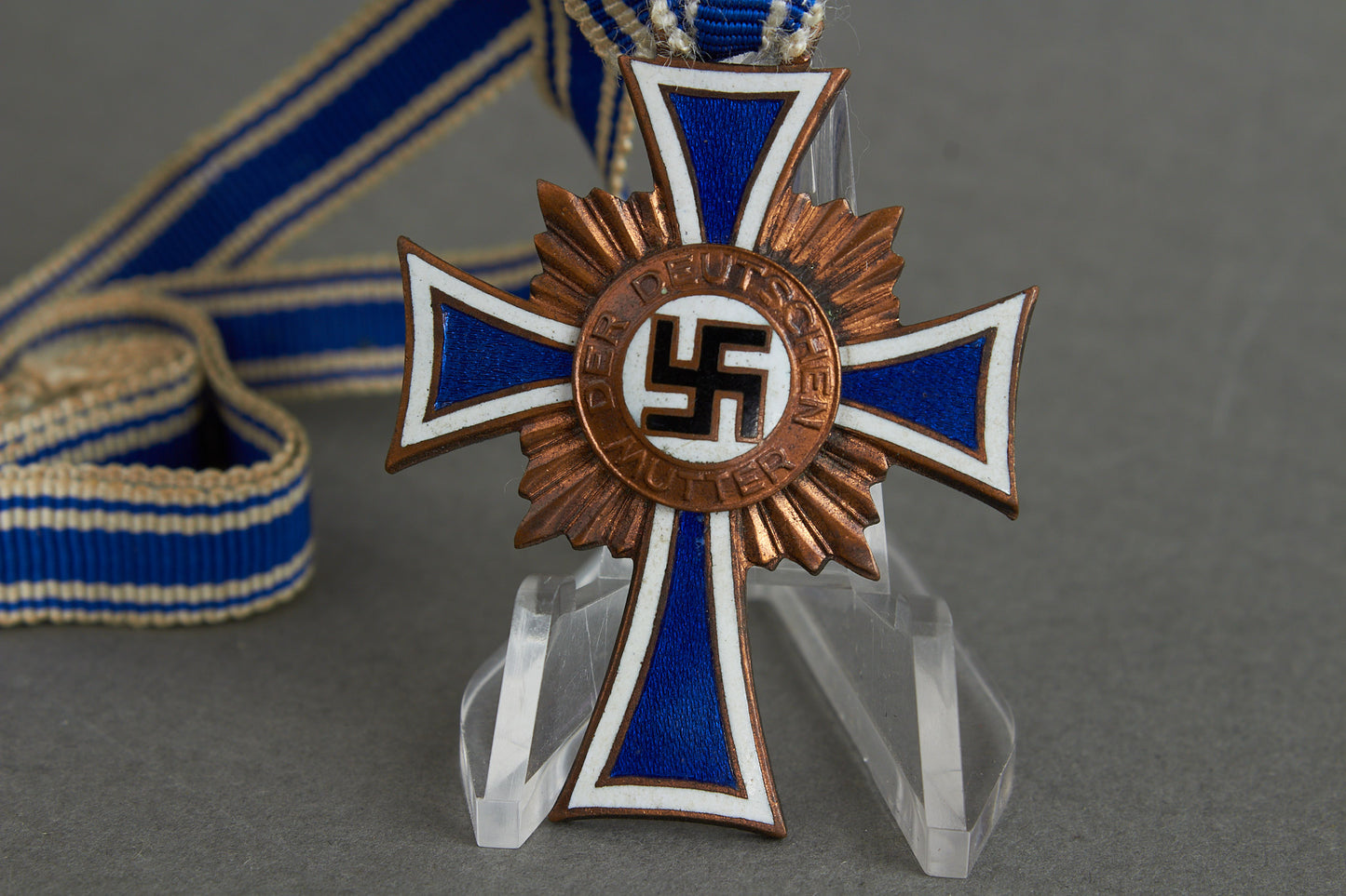 Mutterkreuz "Ehrenkreuz der Deutschen Mutter" in Bronze. Original.