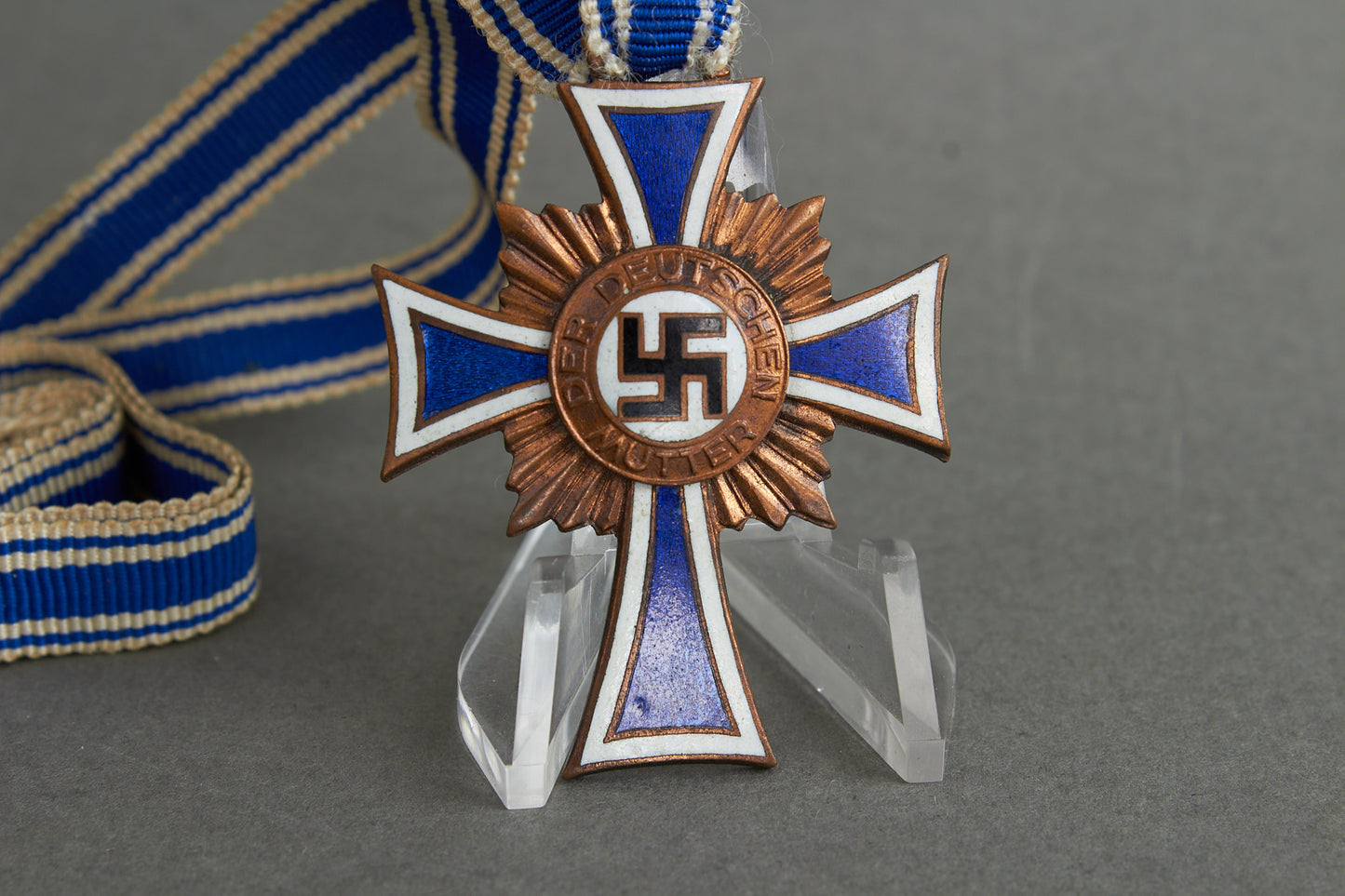 Mutterkreuz "Ehrenkreuz der Deutschen Mutter" in Bronze. Original.