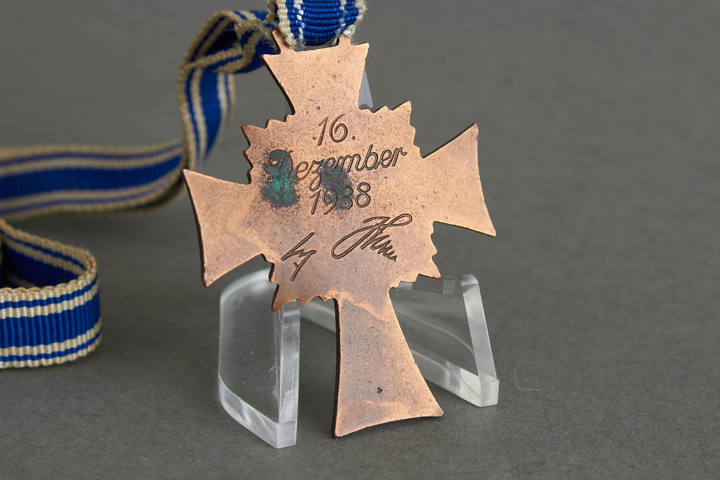 Mutterkreuz "Ehrenkreuz der Deutschen Mutter" in Bronze. Original.