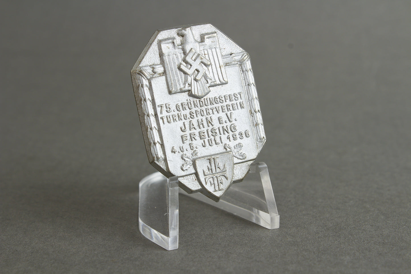 DRL "Deutscher Reichsbund für Leibesübungen" 1936 Tinnie. Original.