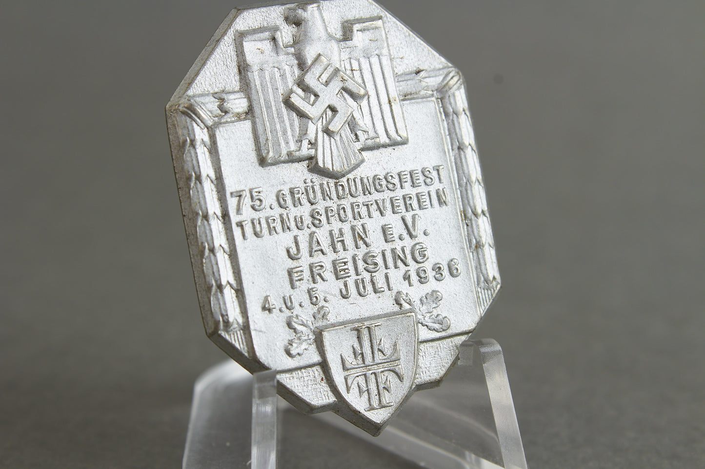 DRL "Deutscher Reichsbund für Leibesübungen" 1936 Tinnie. Original.