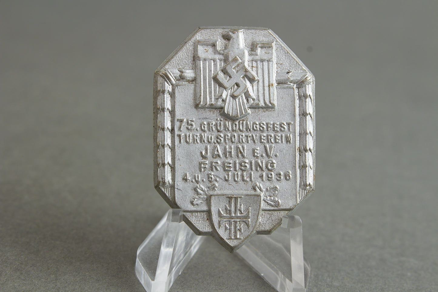DRL "Deutscher Reichsbund für Leibesübungen" 1936 Tinnie. Original.