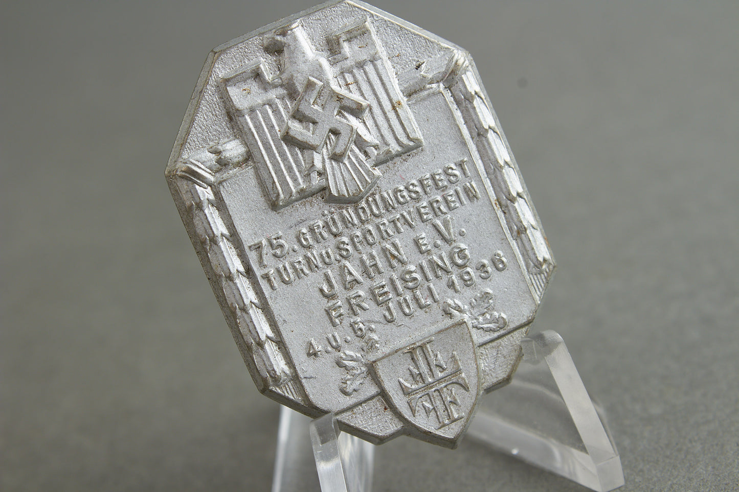 DRL "Deutscher Reichsbund für Leibesübungen" 1936 Tinnie. Original.