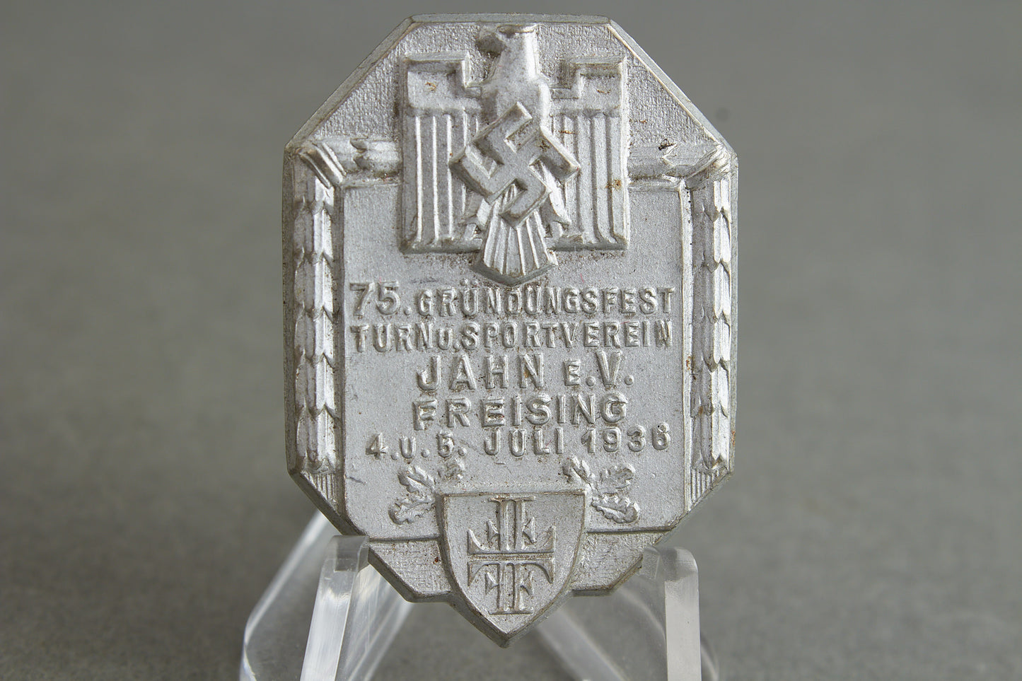 DRL "Deutscher Reichsbund für Leibesübungen" 1936 Tinnie. Original.