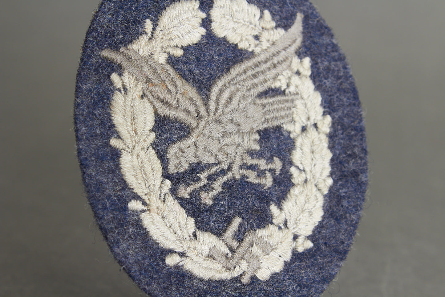 Luftwaffe "Fliegerschützenabzeichen mit Blitzbündel" Cloth Badge. Original.