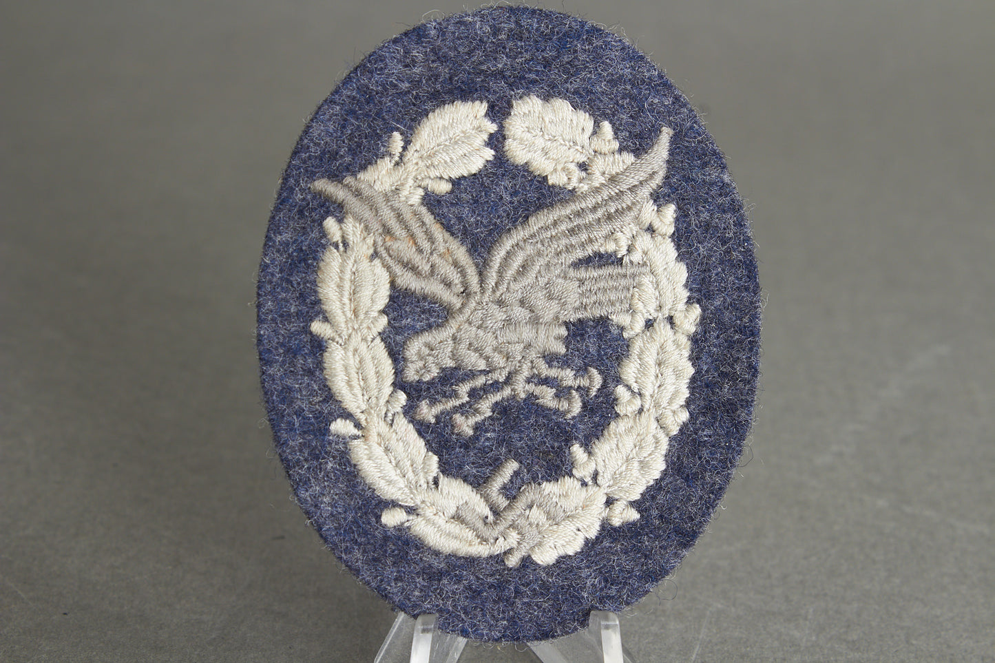 Luftwaffe "Fliegerschützenabzeichen mit Blitzbündel" Cloth Badge. Original.