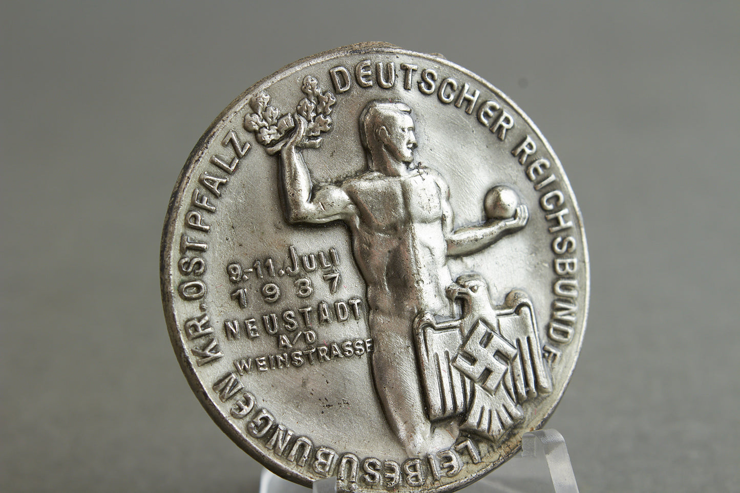 DRL "Deutscher Reichsbund für Leibesübungen" 1937 Tinnie. Original.