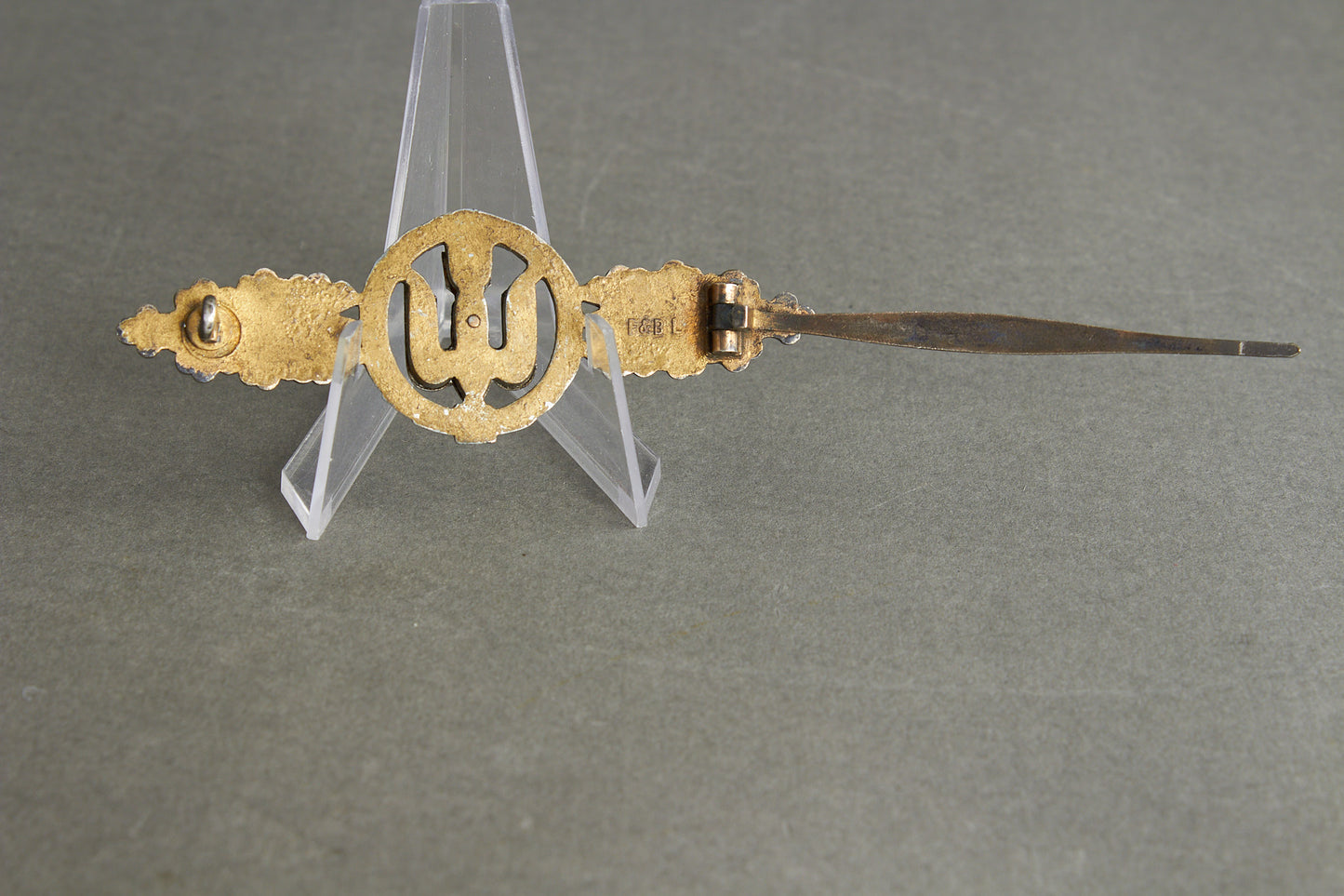 Luftwaffe "Frontflugspange für Kampfflieger in Gold". Maker Marked F&BL. Original.