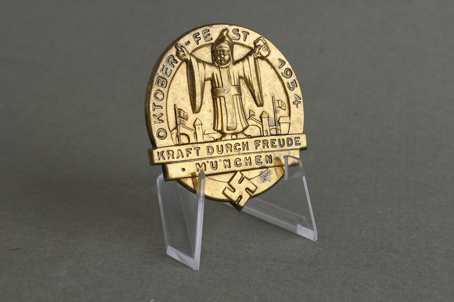 Kraft durch Freude (KdF) "Oktoberfest 1934 München" Tinnie. Original.
