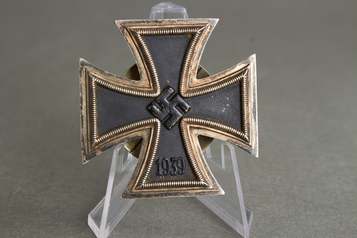Iron Cross "Eisernes Kreuz" 1. Class Screw Back. Maker Marked L58. Original.
