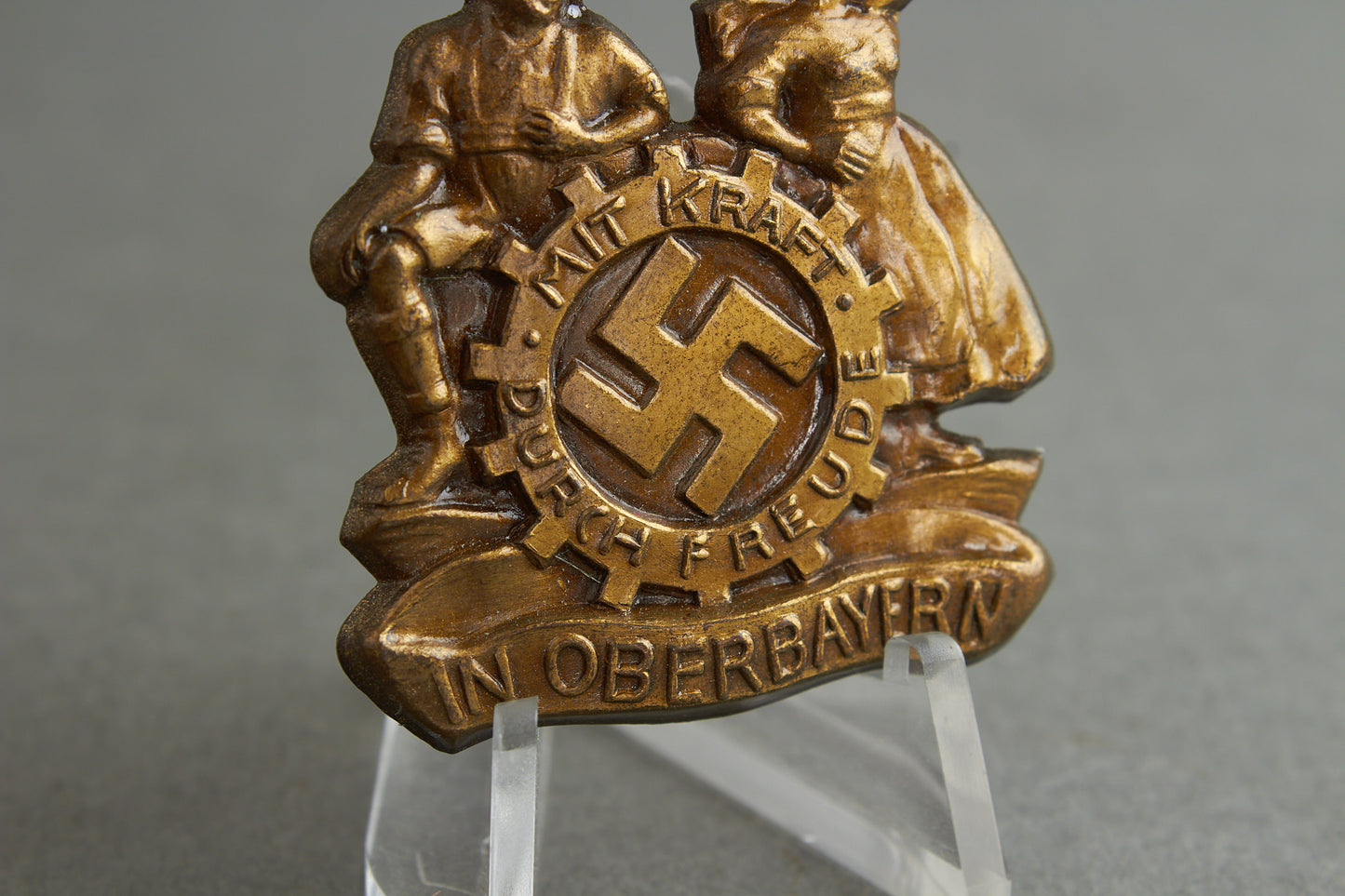Kraft durch Freude (KdF) "In Oberbayern" Tinnie. Original.