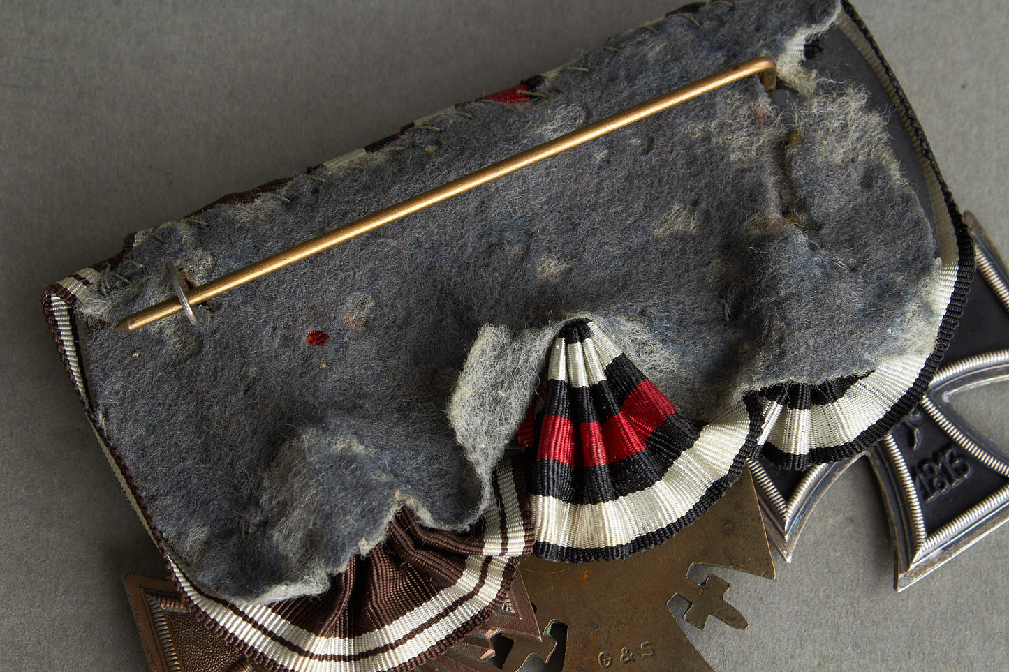 3-Place Medal Bar. Original.