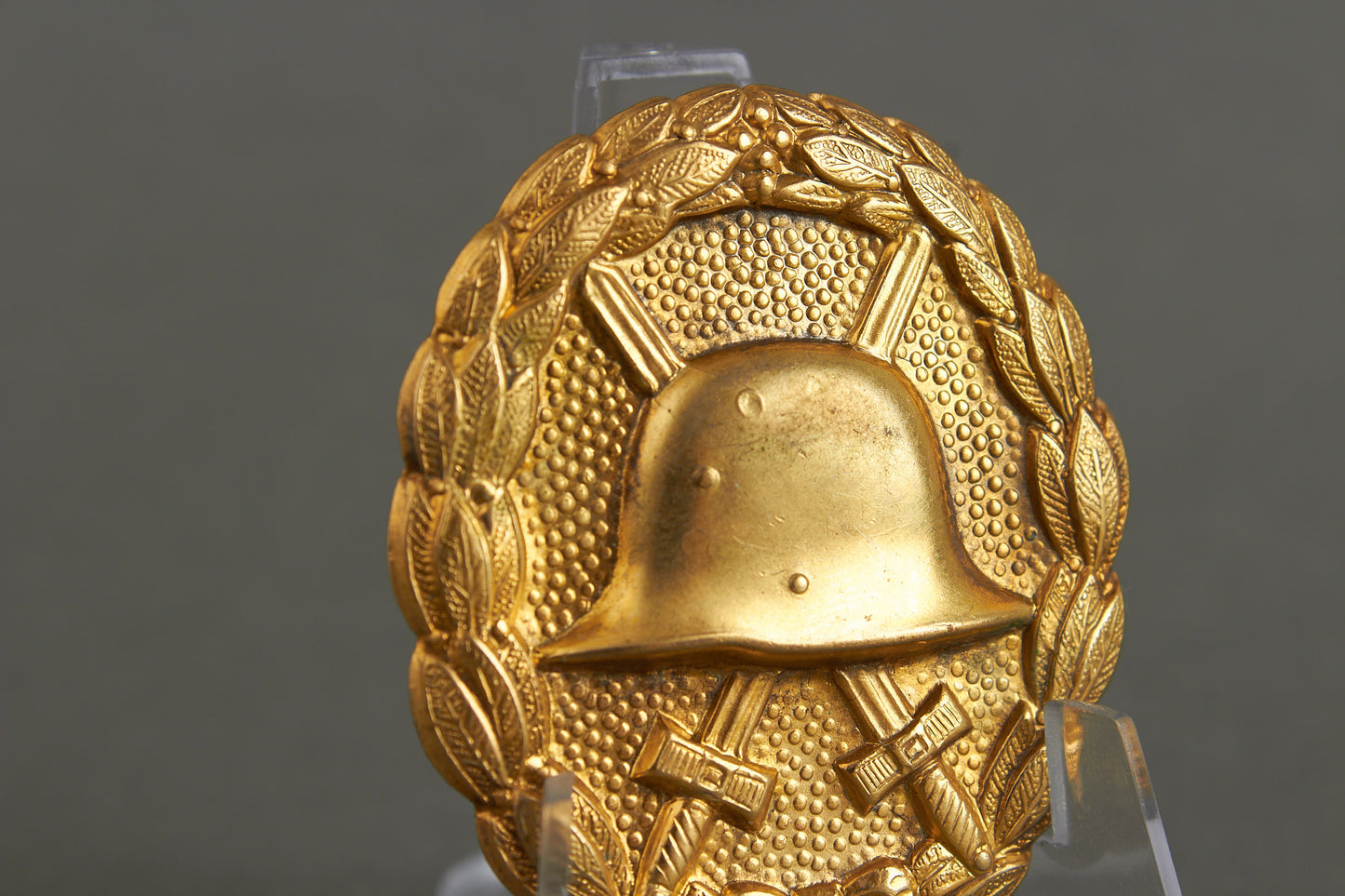 Wound Badge "Verwundetenabzeichen" in Gold. Original.