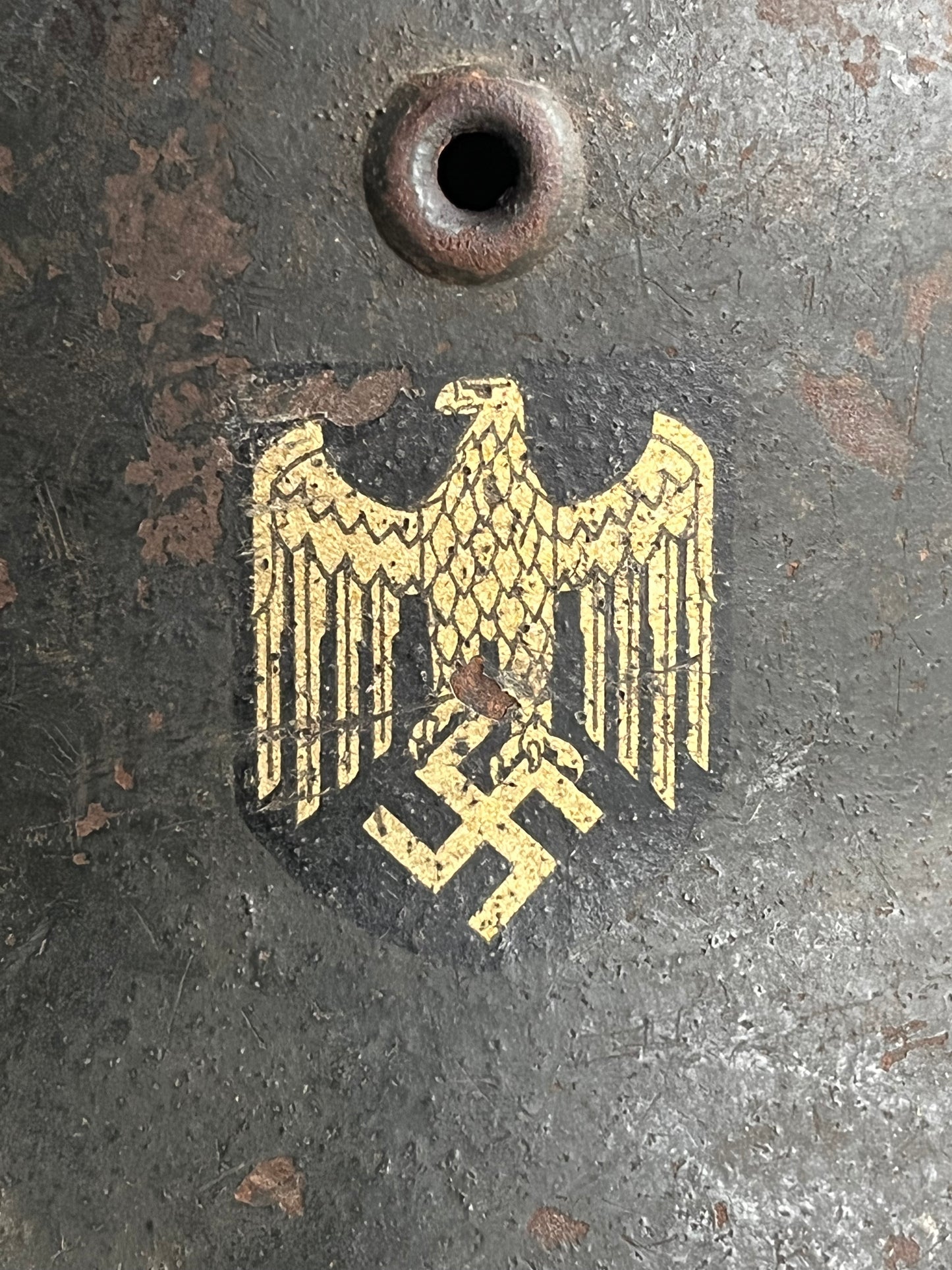 Wehrmacht M40 Helmet. Single Decal. Original.