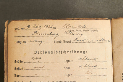Schslewig Waffen-SS "Totenkopf" Soldbuch (SS-Pz.Gren. Ausb.u.Ers.Btl.3). Great Totenkopf pictures! Rare. Original.