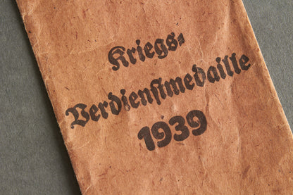 "Kriegsverdienstmedaille 1939" Envelope. Maker marked "Friedrich Orth". Original.