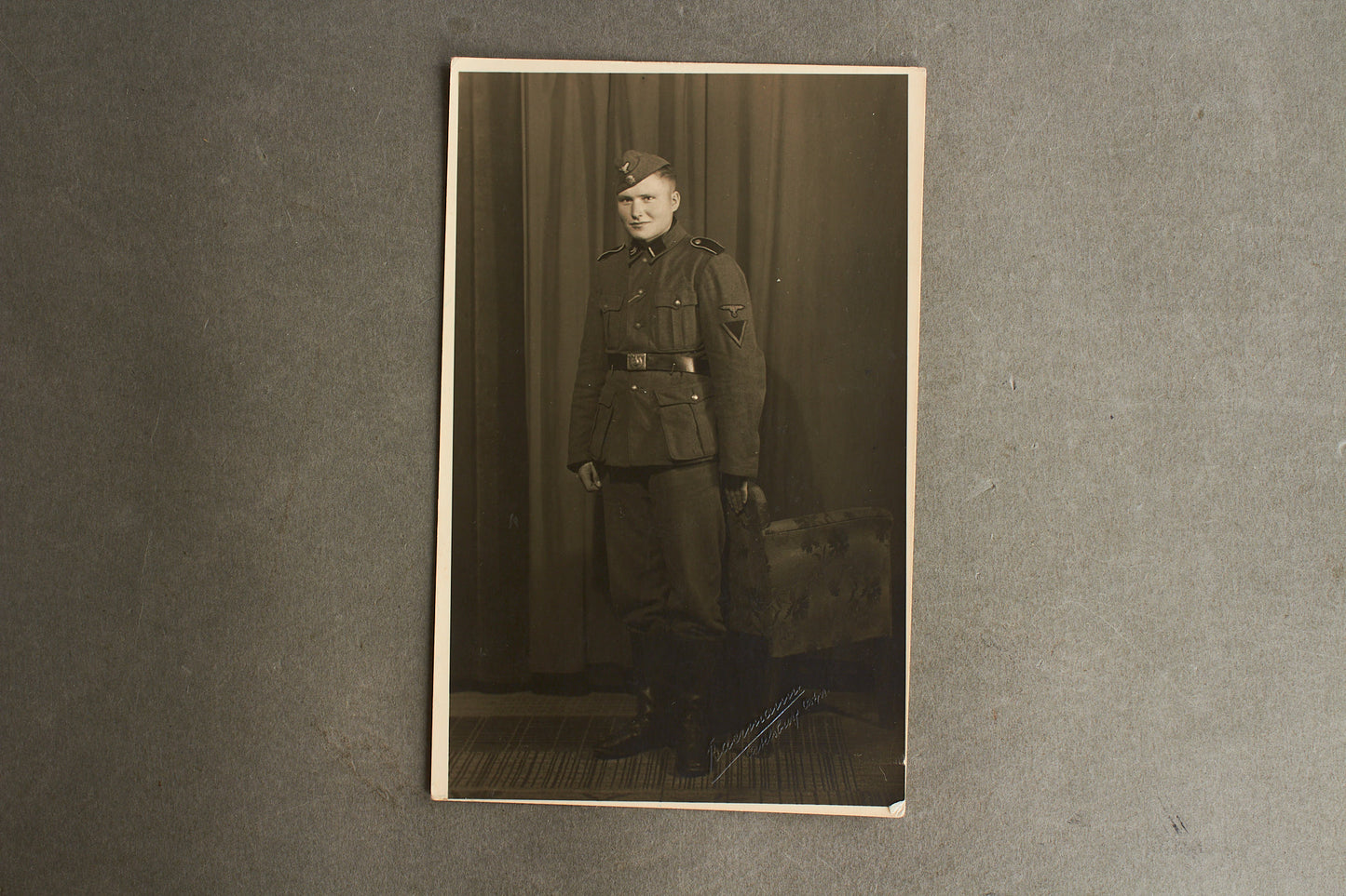 Waffen-SS Picture with Leningrad Death Card/Note on the back. Original.