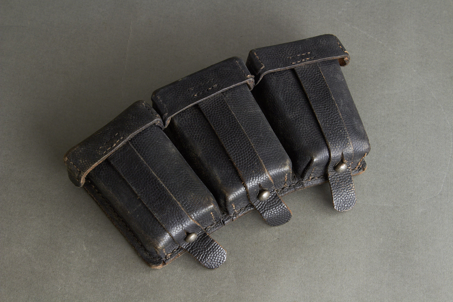 Black K98 Ammunition Pouch. Complete. With R.B.Nr. Original.