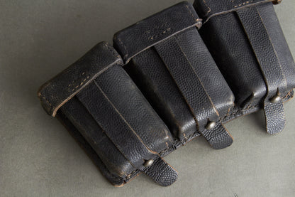 Black K98 Ammunition Pouch. Complete. With R.B.Nr. Original.