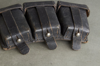 Black K98 Ammunition Pouch. Complete. With R.B.Nr. Original.