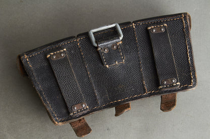 Black K98 Ammunition Pouch. Complete. With R.B.Nr. Original.