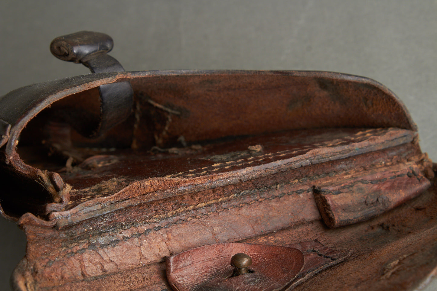Early Unit Marked Polizei Luger P08 Holster. Cleaning rod holder half-cut. Rare! Original.