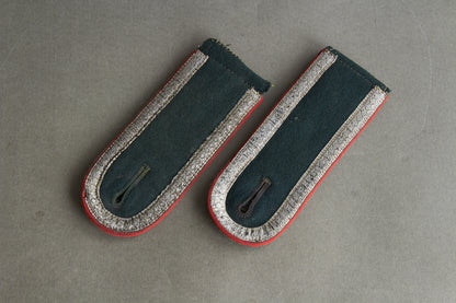 Wehrmacht "Artillerie" Shoulder Boards. "Slip on". Matching pair. Original.