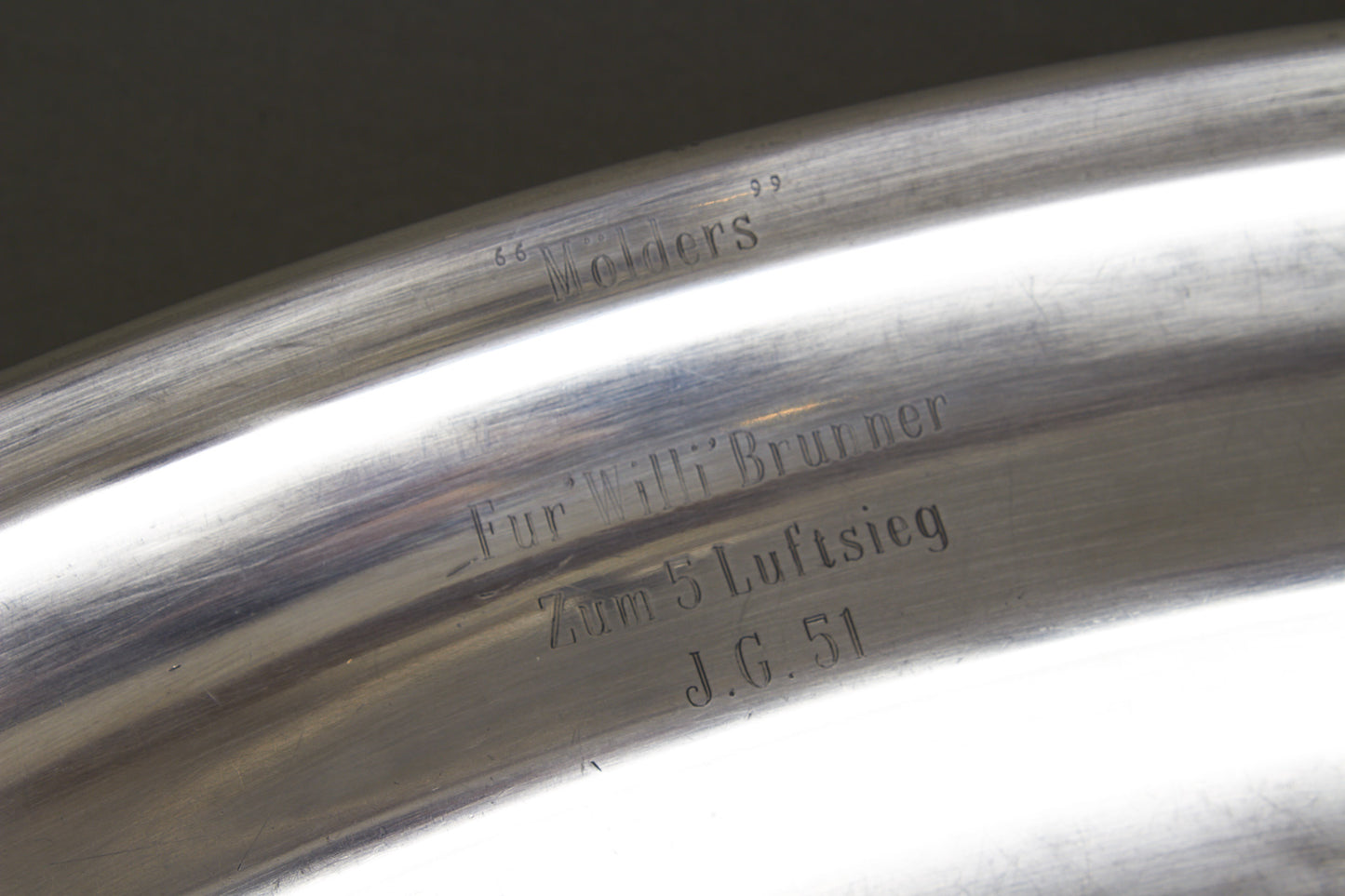 Large 58*37,5cm Luftwaffe Honor Gift Plate. "Mölders" für 'Willi' Brunner zum 5 luftsieg J.G.51 - 'wir gratulieren'. Original.