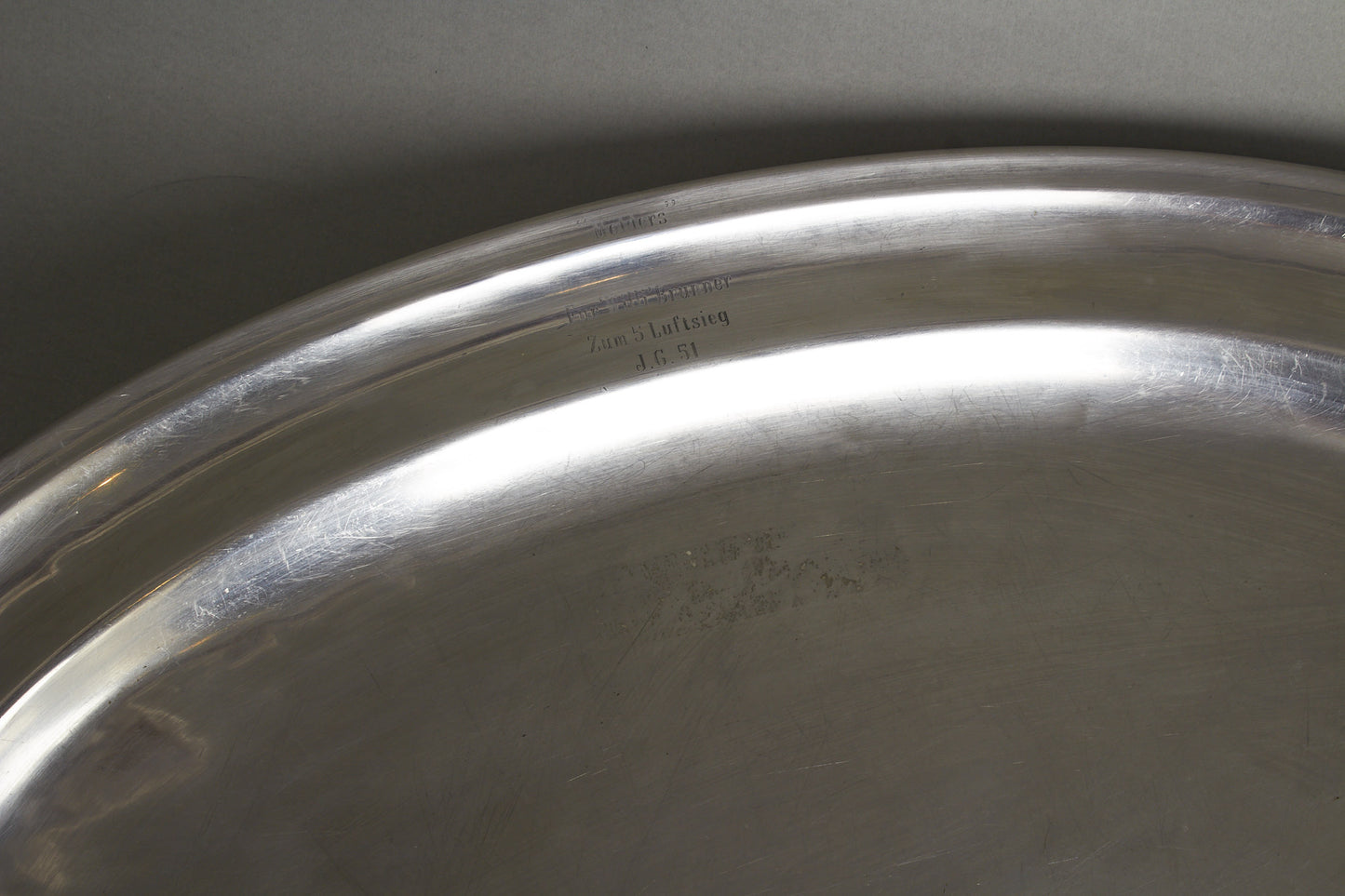 Large 58*37,5cm Luftwaffe Honor Gift Plate. "Mölders" für 'Willi' Brunner zum 5 luftsieg J.G.51 - 'wir gratulieren'. Original.