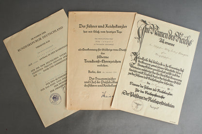 "Treudienst-Ehrenzeichen" 25 Year Service Urkunde Grouping. Original.