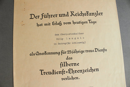 "Treudienst-Ehrenzeichen" 25 Year Service Urkunde Grouping. Original.