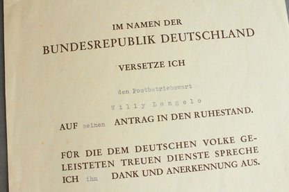 "Treudienst-Ehrenzeichen" 25 Year Service Urkunde Grouping. Original.