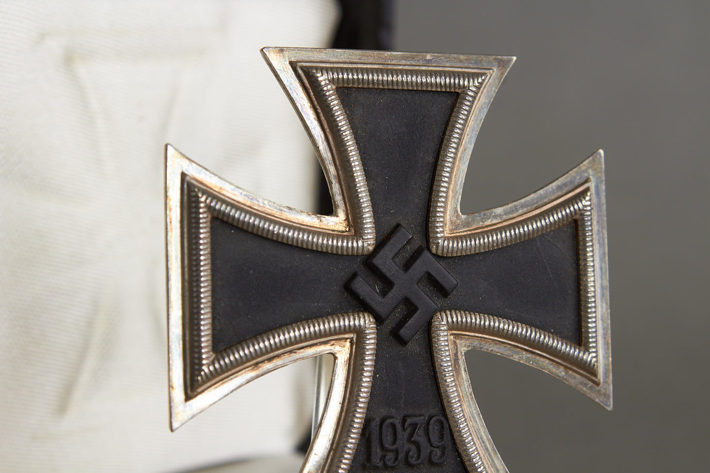 Iron Cross "Eisernes Kreuz" 1. Class in Box. Original.