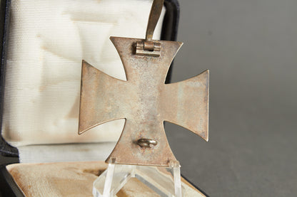 Iron Cross "Eisernes Kreuz" 1. Class in Box. Original.