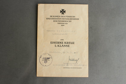 Helmuth Weidling signed Iron Cross 2. Class "das Eiserne Kreuz 2. Klasse" Urkunde. Original.