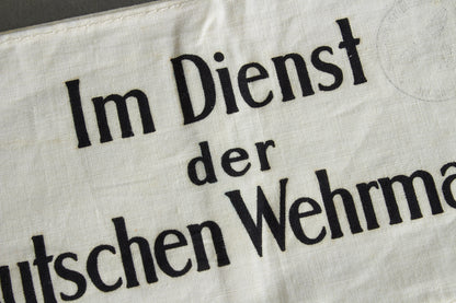 Wehrmacht "Im Dienst der Deutschen Wehrmacht" Armband. Original.