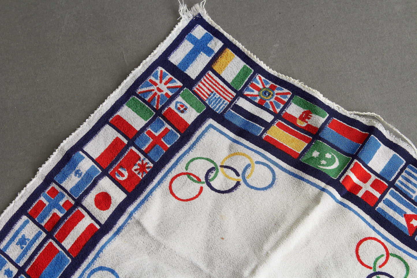"Olympischen Spiele 1936 Berlin" Colorful remembrance Silk Scarf. Original.