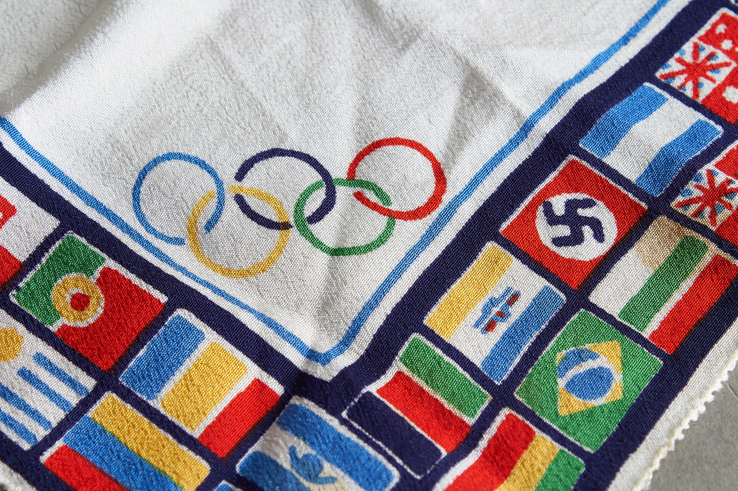 "Olympischen Spiele 1936 Berlin" Colorful remembrance Silk Scarf. Original.