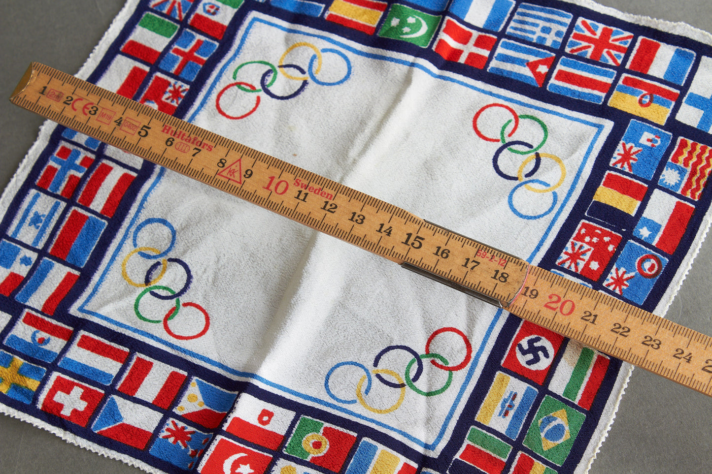 "Olympischen Spiele 1936 Berlin" Colorful remembrance Silk Scarf. Original.