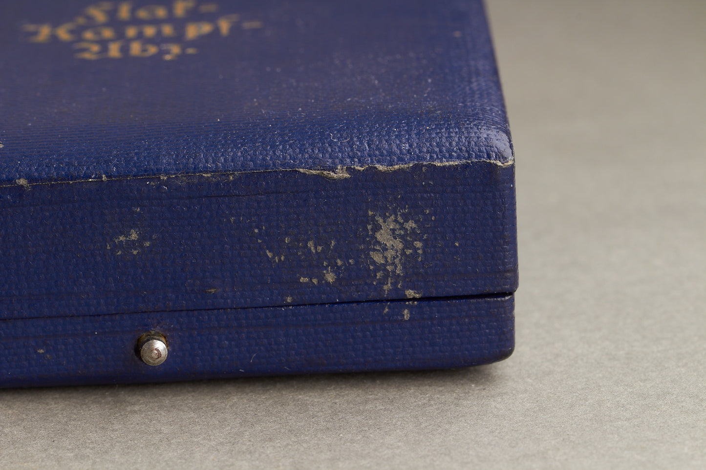 Luftwaffe "Flakkampfabzeichen" Award Box. Original.