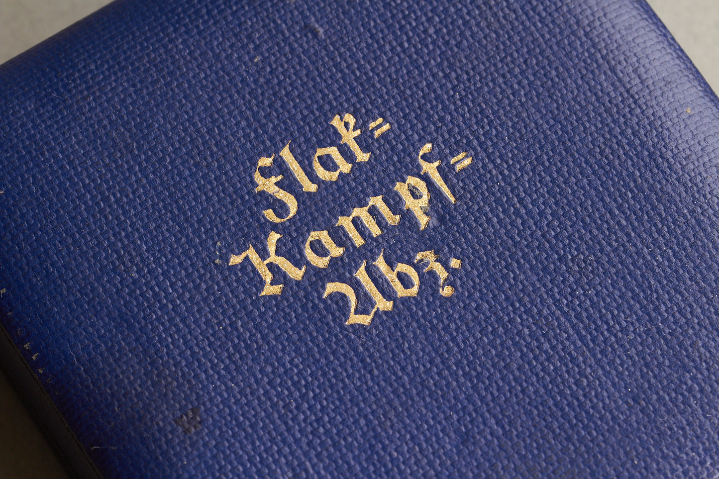 Luftwaffe "Flakkampfabzeichen" Award Box. Original.