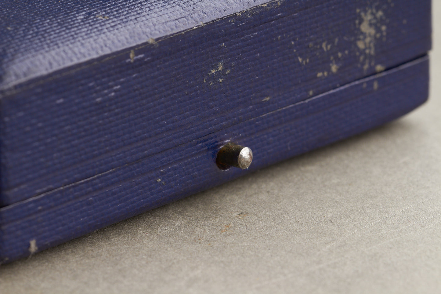 Luftwaffe "Flakkampfabzeichen" Award Box. Original.