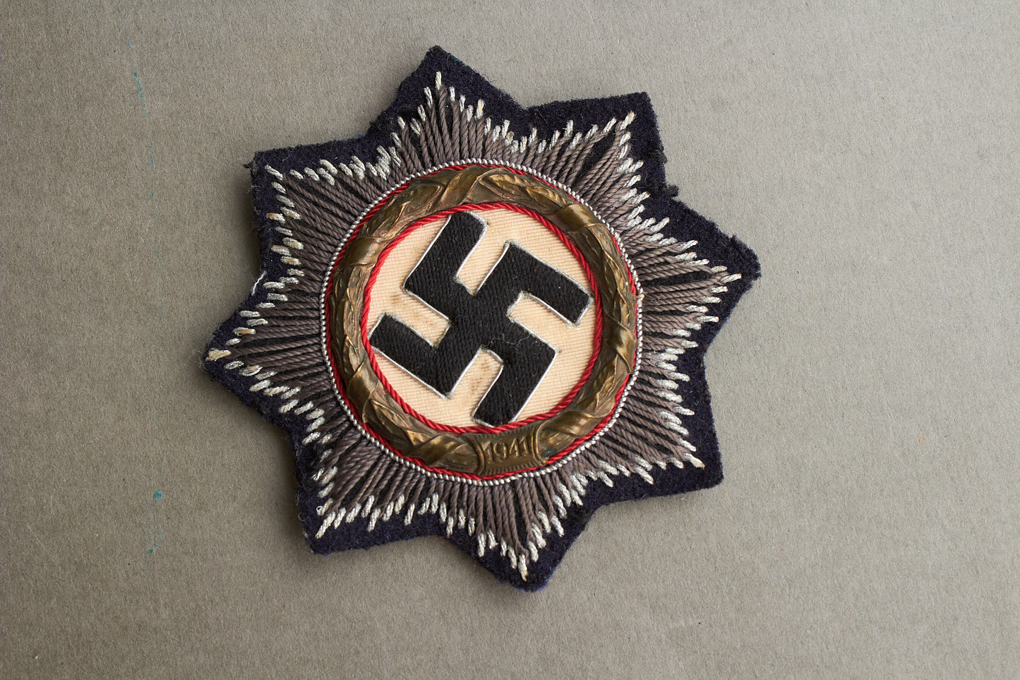 Panzer "Deutsches Kreuz in Gold" (DKiG). Cloth "Stoffausführung" version. Original.