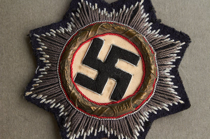 Panzer "Deutsches Kreuz in Gold" (DKiG). Cloth "Stoffausführung" version. Original.