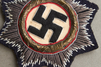Panzer "Deutsches Kreuz in Gold" (DKiG). Cloth "Stoffausführung" version. Original.
