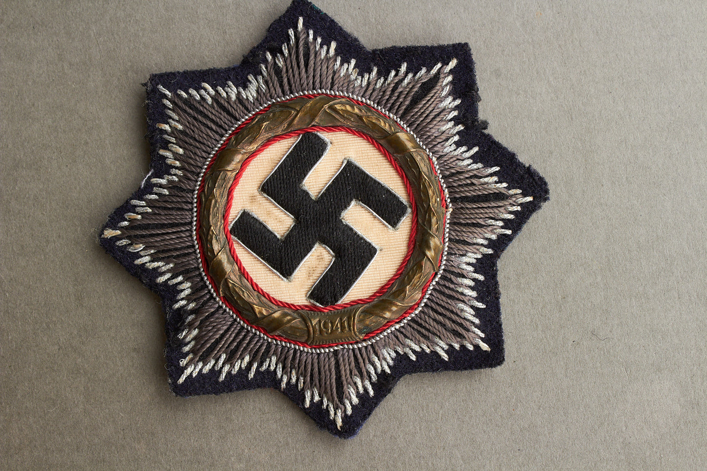 Panzer "Deutsches Kreuz in Gold" (DKiG). Cloth "Stoffausführung" version. Original.